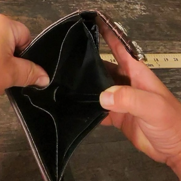 Brown and Black Croc-Embossed Wallet - Picture 6 of 12